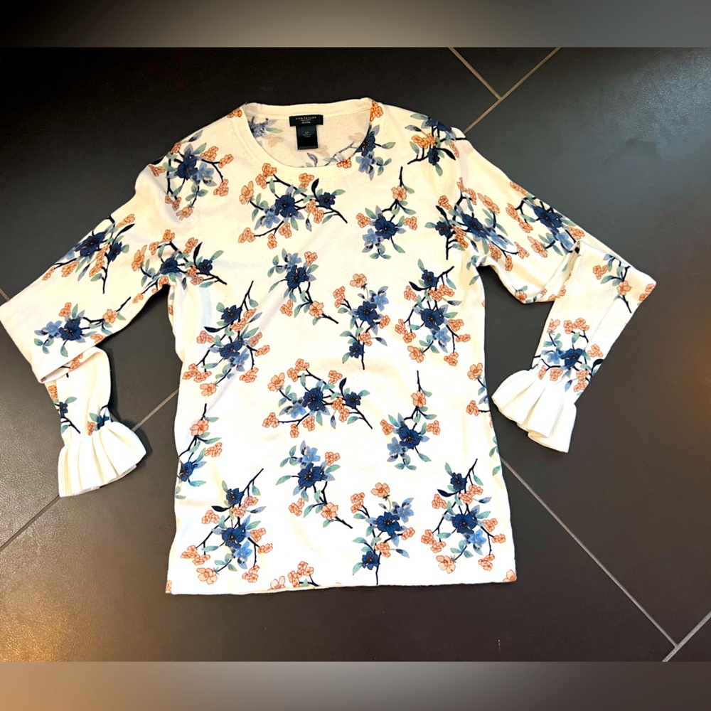 Ann Taylor size S, polyester with spandex sweater